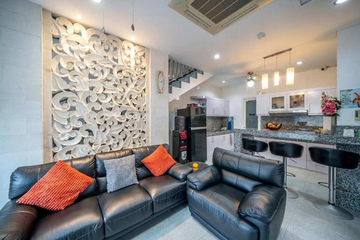 3 Bedroom Private Pool Villa In Kuta Kuta